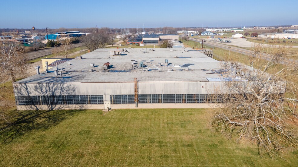 More Photos Of 1900 Pleasant St, Dekalb Manufacturing For Lease