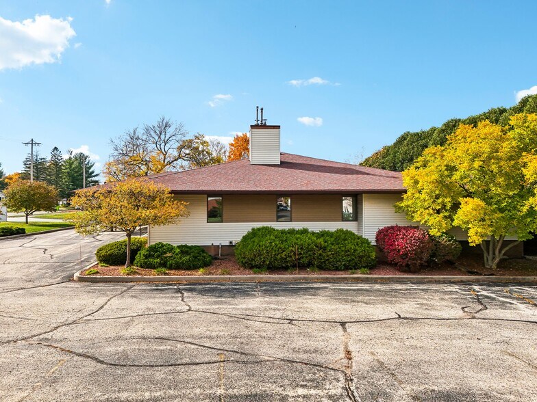 More Photos Of 540 Bowers Blvd, Delavan Medical For Sale