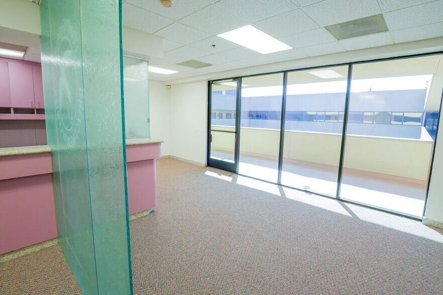 More Photos Of 999 N Tustin Ave, Santa Ana Medical For Sale