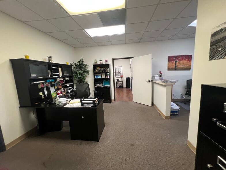 More Photos Of 141 Duesenberg Dr, Thousand Oaks Medical For Sale