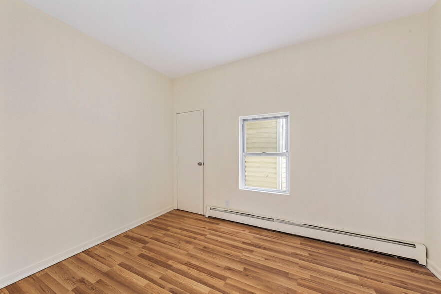 More Photos Of 11710 Jamaica Ave, Richmond Hill Apartments For Sale
