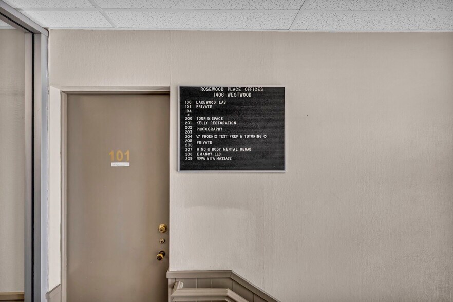 More Photos Of 15705 Detroit Ave, Lakewood Office For Lease