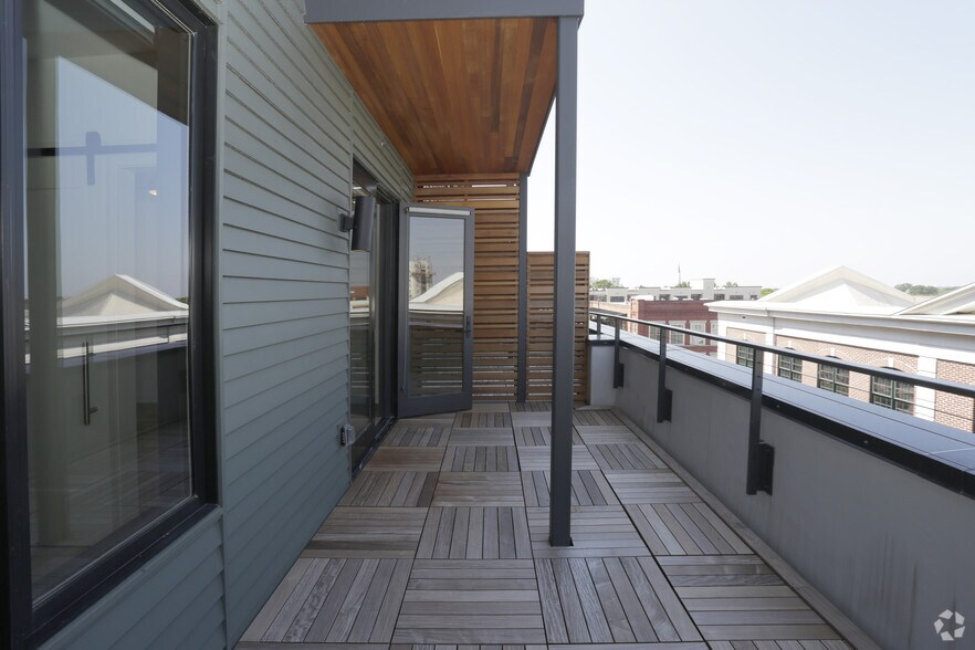 More Photos Of 174 E Main St, Spartanburg Apartments For Lease