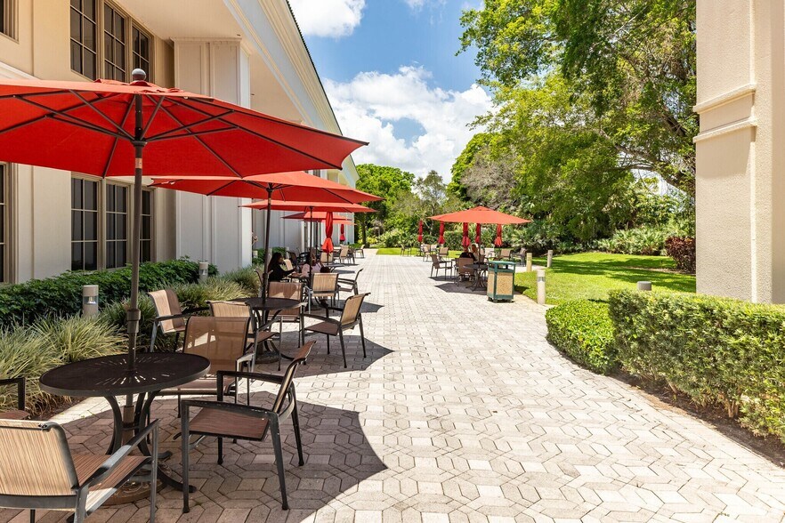 More Photos Of 1501 Yamato Rd, Boca Raton Business Park For Lease