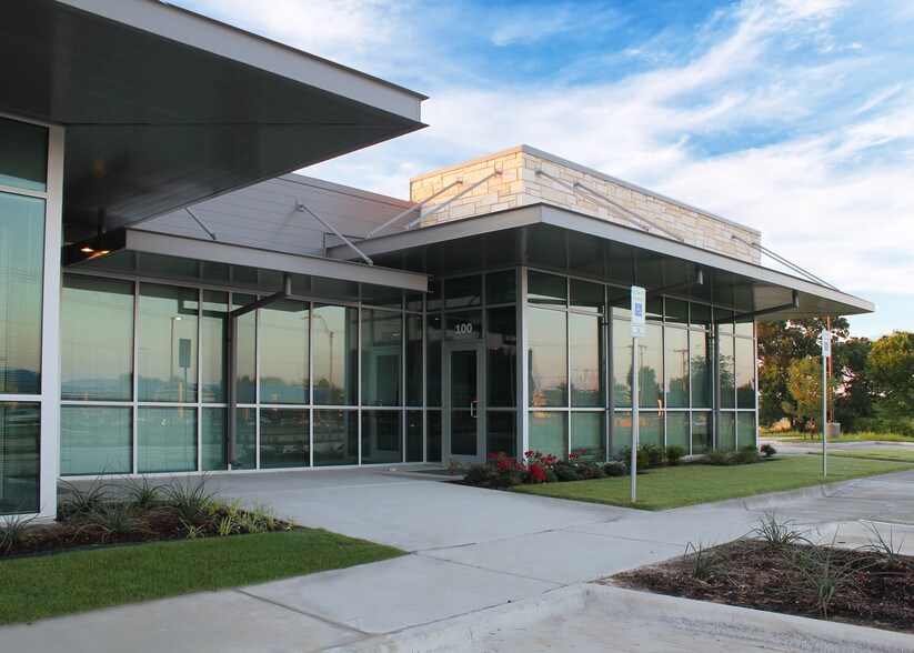 More Photos Of 2451 Stone Myers Pky, Grapevine Office For Lease
