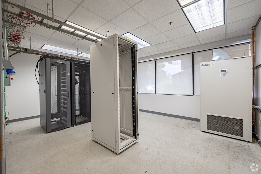 More Photos Of 8530 Corridor Rd, Jessup Unknown For Lease