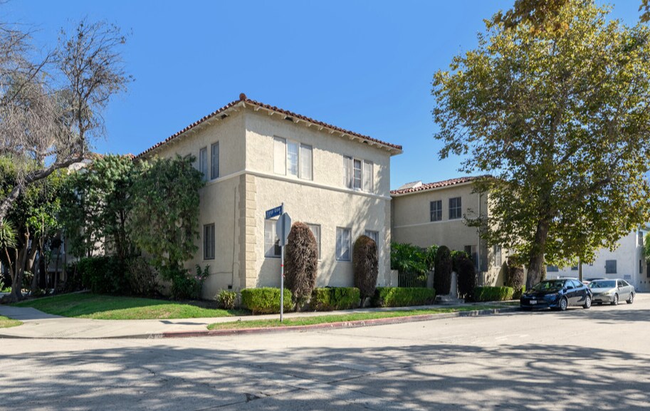 More Photos Of 6017 Whitworth Dr, Los Angeles Apartments For Sale