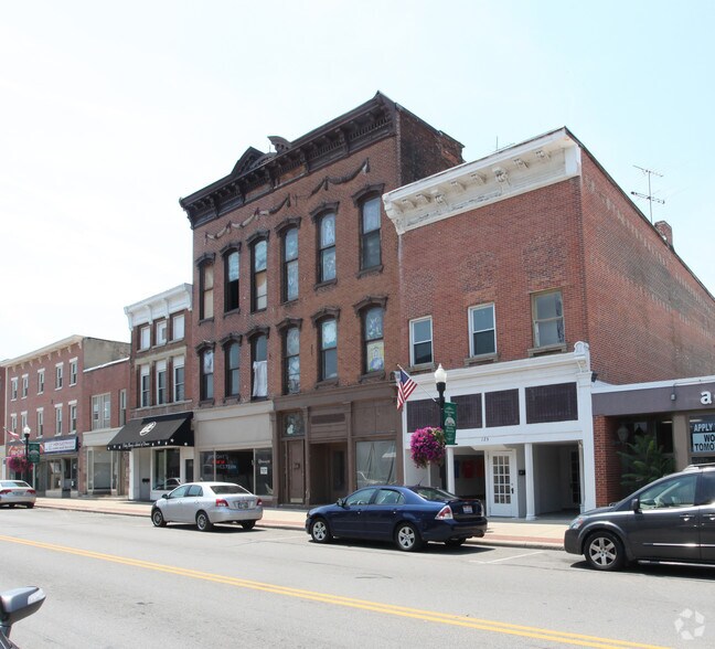 More Photos Of 121-123 N Main St, Marysville Storefront Retail Residential For Sale
