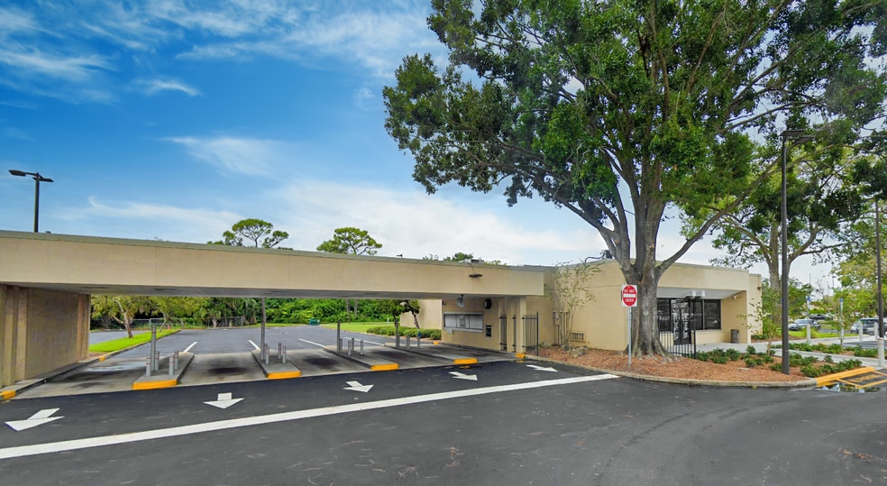 Primary Photo Of 500 S Goldenrod Rd, Orlando Bank For Lease