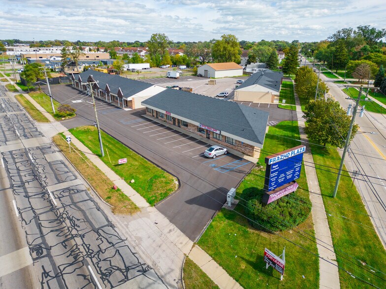 More Photos Of 14555-14747 Frazho Rd, Warren Freestanding For Lease