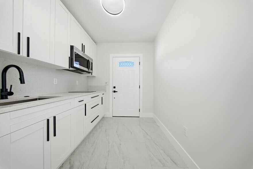 More Photos Of 2051 1st Ave N, Saint Petersburg Office Residential For Sale