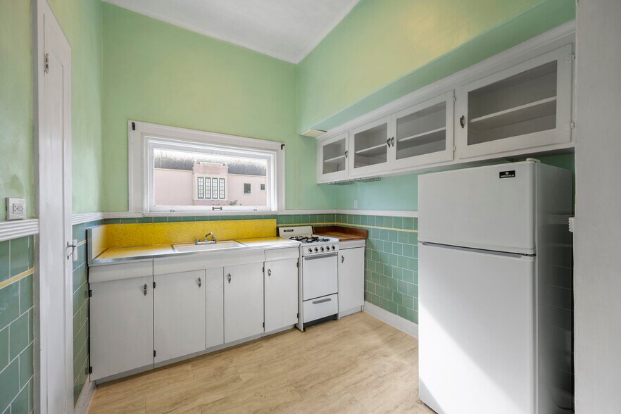 More Photos Of 2 Hugo St, San Francisco Multifamily For Sale