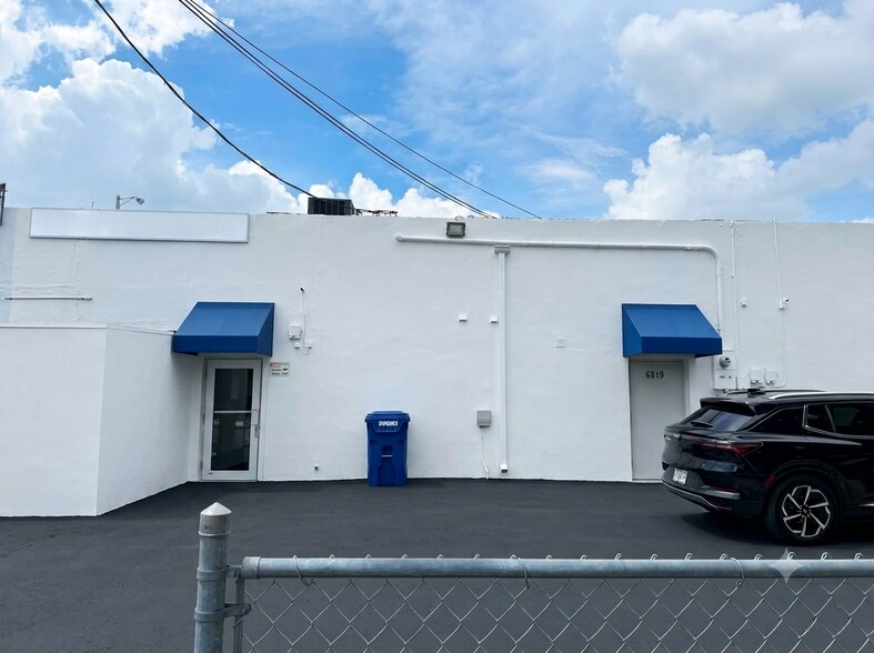 More Photos Of 6851 Bird Rd, Miami Freestanding For Lease