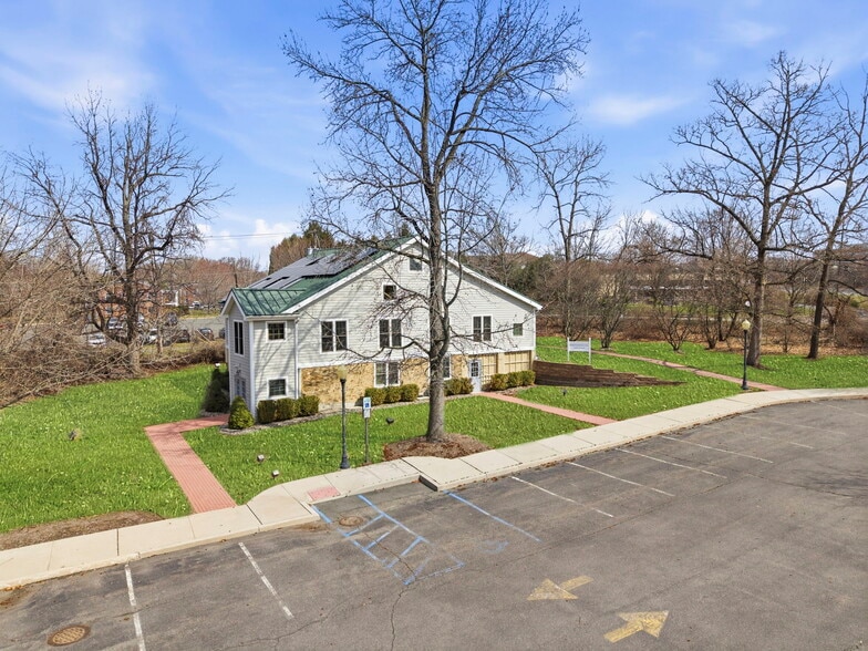 More Photos Of 3 Mapleton Rd, Princeton Office For Sale