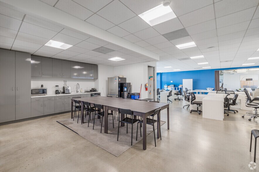 More Photos Of 8065-8075 W 3rd St, Los Angeles Loft Creative Space For Sale