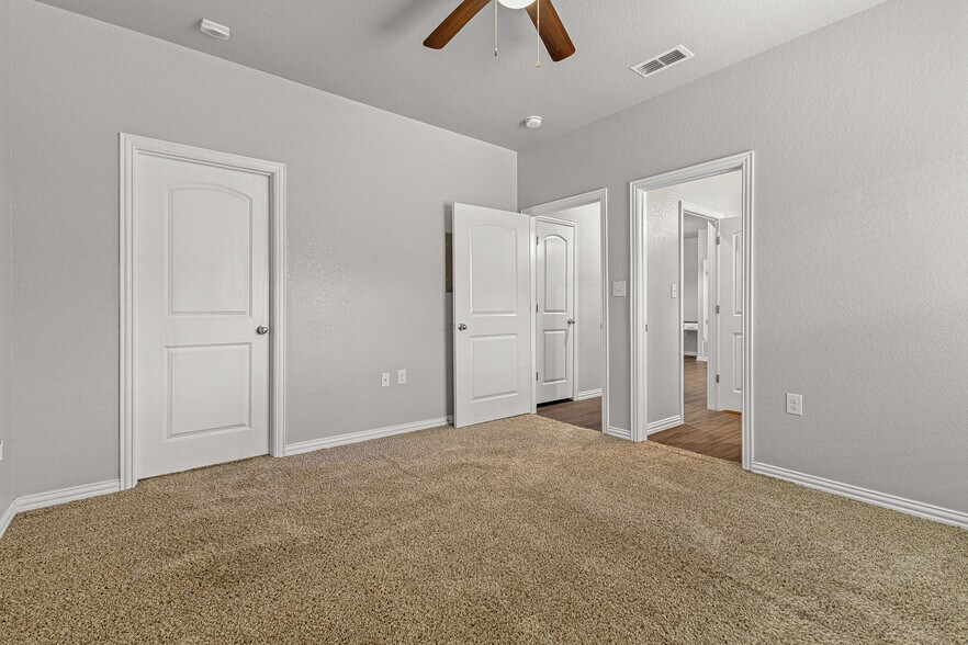 More Photos Of 1407 Sidney Baker St, Kerrville Apartments For Sale