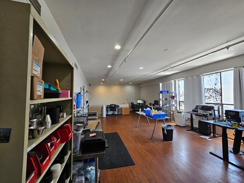 More Photos Of 2417 E 24th St, Los Angeles Warehouse For Lease