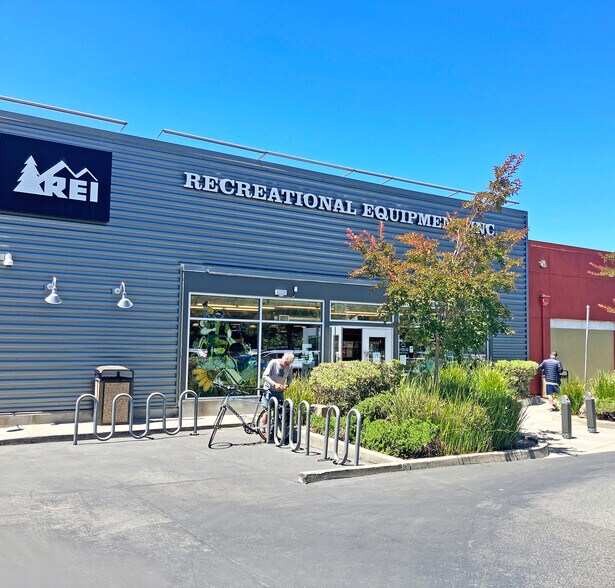 More Photos Of 801 Camelia St, Berkeley Manufacturing For Lease