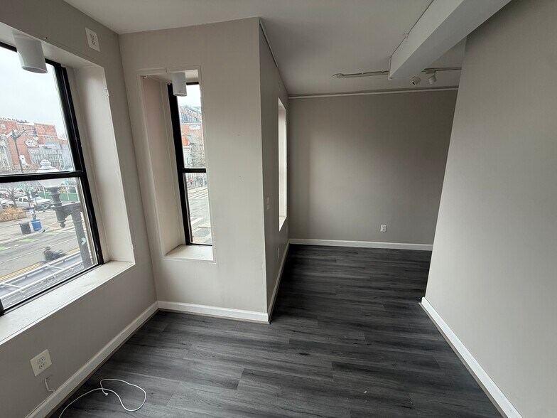 More Photos Of 1843 14th St NW, Washington Storefront For Lease