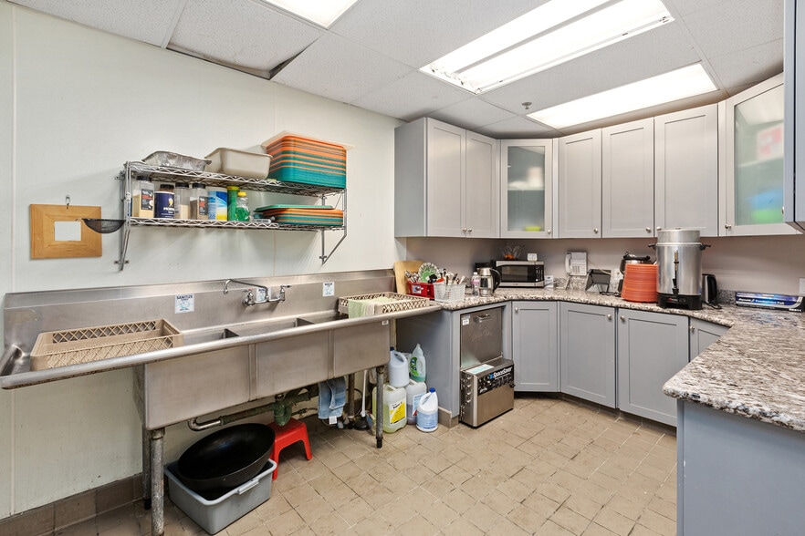 More Photos Of 1550 Steiner St, San Francisco Storefront Retail Office For Sale