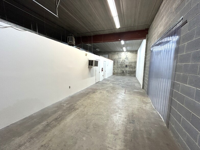 More Photos Of 2201-2353 Distribution Cir, Silver Spring Warehouse For Lease