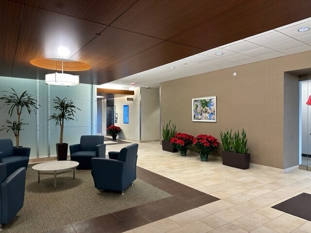 More Photos Of 1600 N Randall Rd, Elgin Medical For Lease