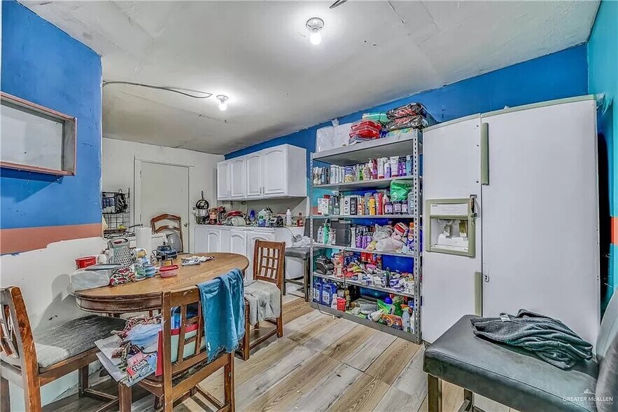 More Photos Of 200 W 4th St, San Juan Apartments For Sale