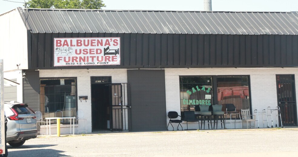 More Photos Of 8632 1/2 Long Point Rd, Houston Storefront For Lease