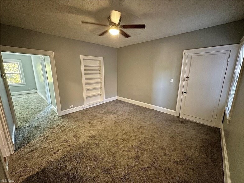 More Photos Of 17020 Madison Ave, Lakewood Flex For Sale