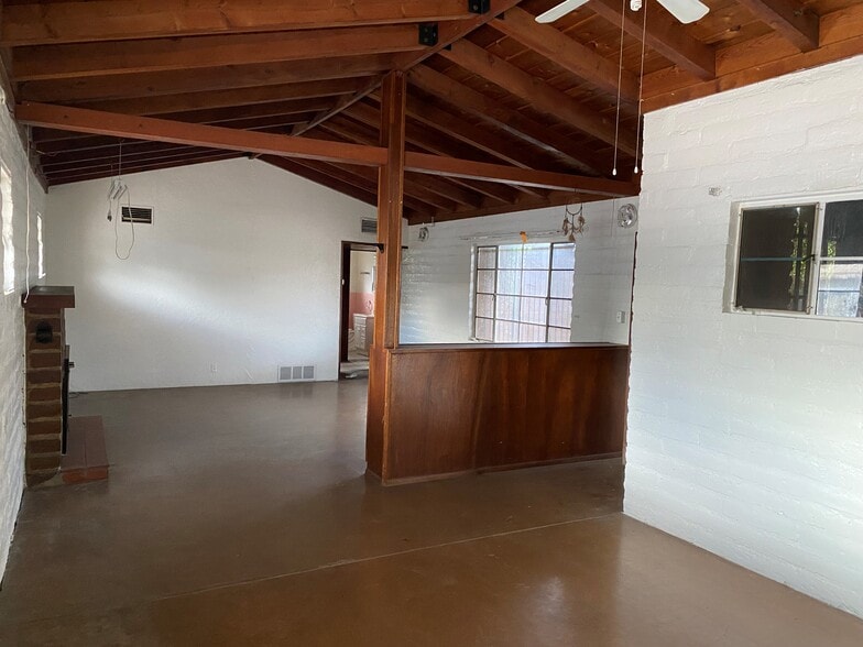 More Photos Of 4164 N Flowing Wells Rd, Tucson Industrial For Lease
