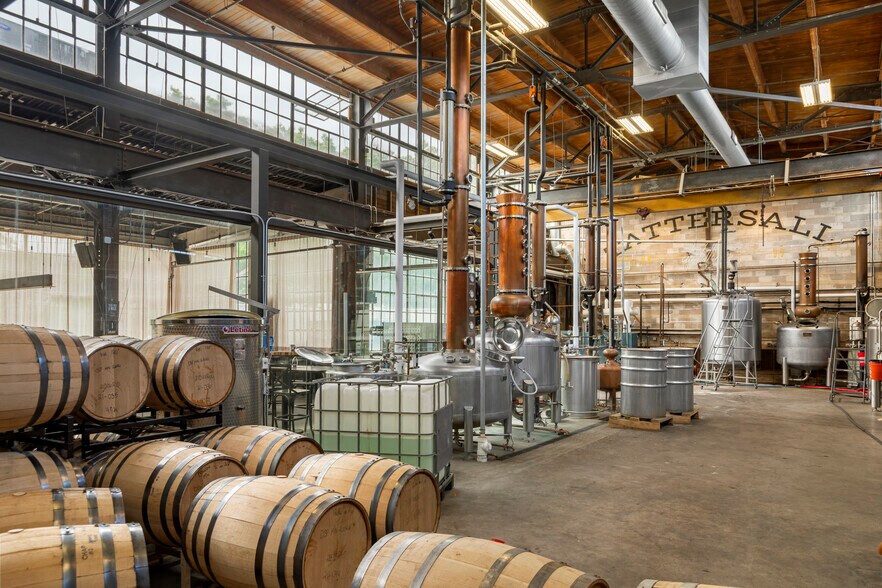 More Photos Of 1618-1620 Central Ave NE, Minneapolis Warehouse For Lease