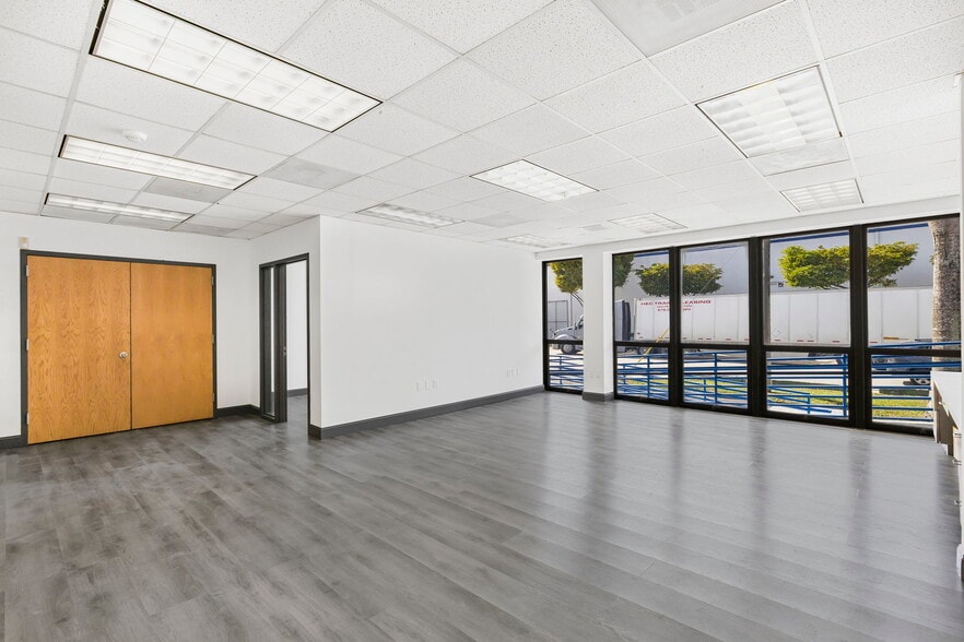 More Photos Of 2855 NW 75th Ave, Miami Warehouse For Lease