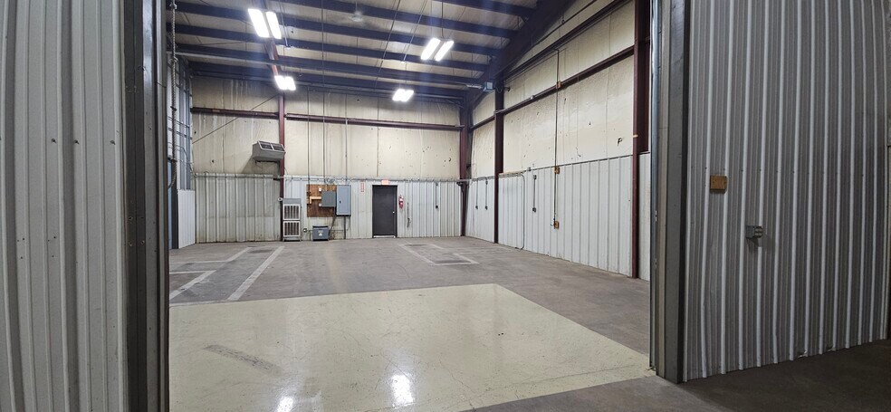 More Photos Of 3132 Louis Ave, Eau Claire Warehouse For Lease