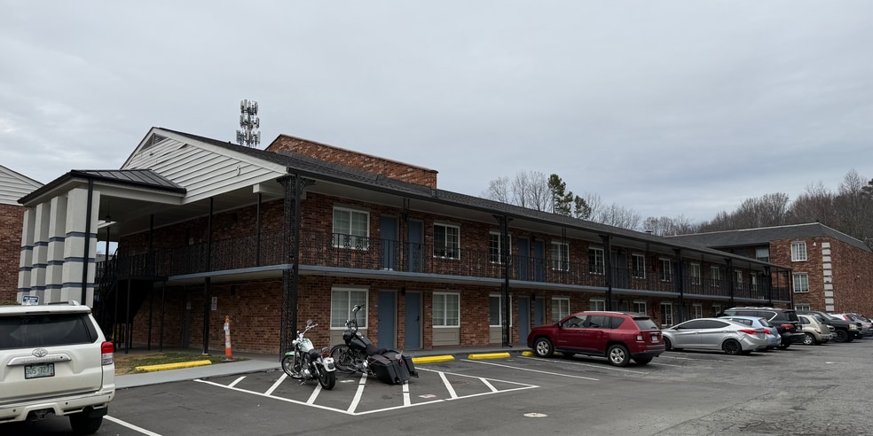 More Photos Of 3501 E Independence Blvd, Charlotte Apartments For Sale