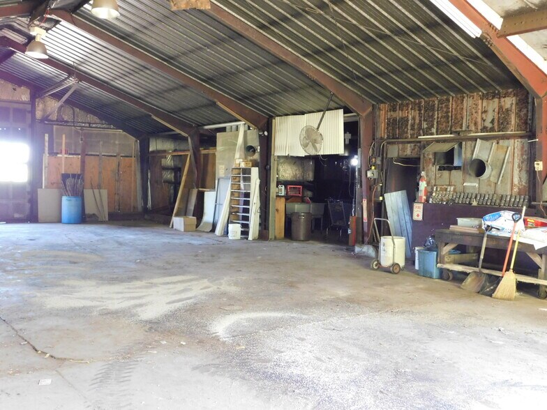 More Photos Of N5693 Leopolis Rd, Shawano Industrial For Sale