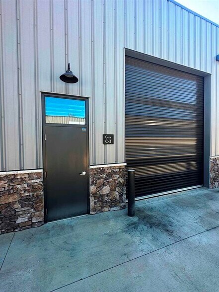 More Photos Of 1040 Park Ct, Greensboro Warehouse For Sale