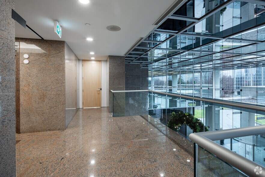 More Photos Of 1 Robert Speck Pky, Mississauga Unknown For Sale