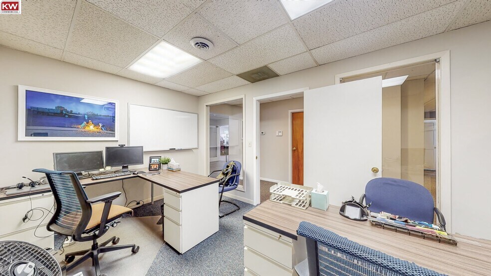 More Photos Of 707-717 N Iowa Ave, Villa Park Office For Sale