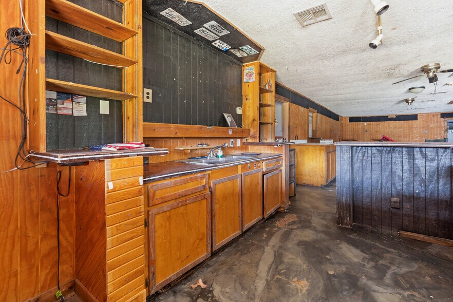 More Photos Of 11310 FM 1725 Rd, Cleveland Restaurant For Sale