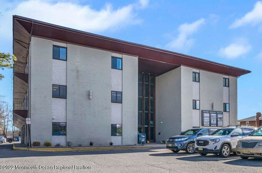 More Photos Of 445 Brick Blvd, Brick Medical For Lease