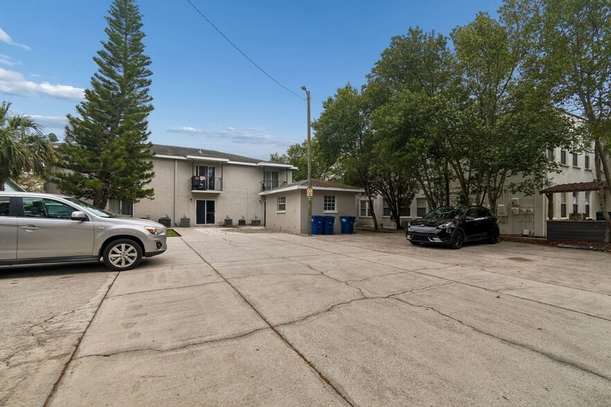 More Photos Of 4209 1/2 W North a St, Tampa Apartments For Sale