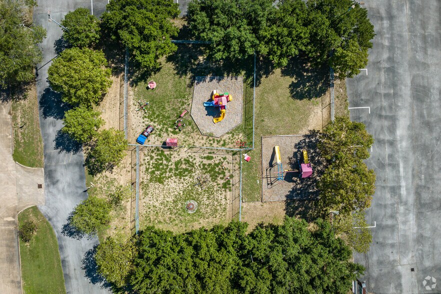 More Photos Of 12515-12520 Fondren Rd, Houston Unknown For Lease