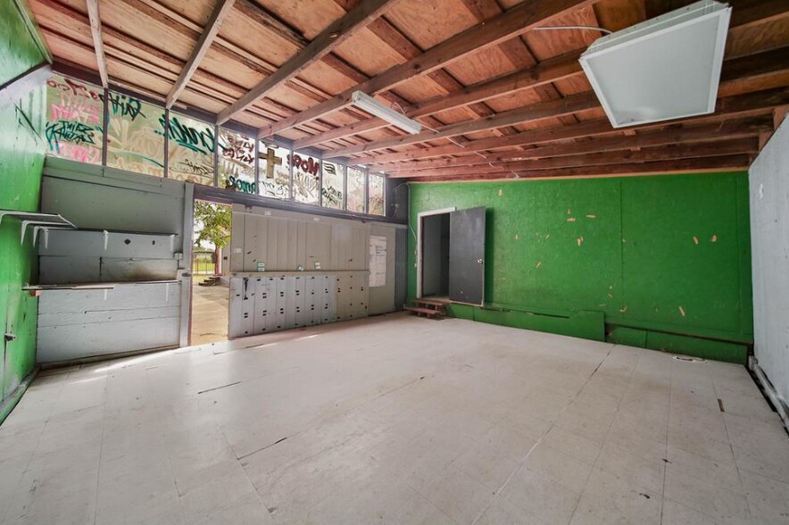 More Photos Of 7629 Harrisburg Blvd, Houston Land For Lease