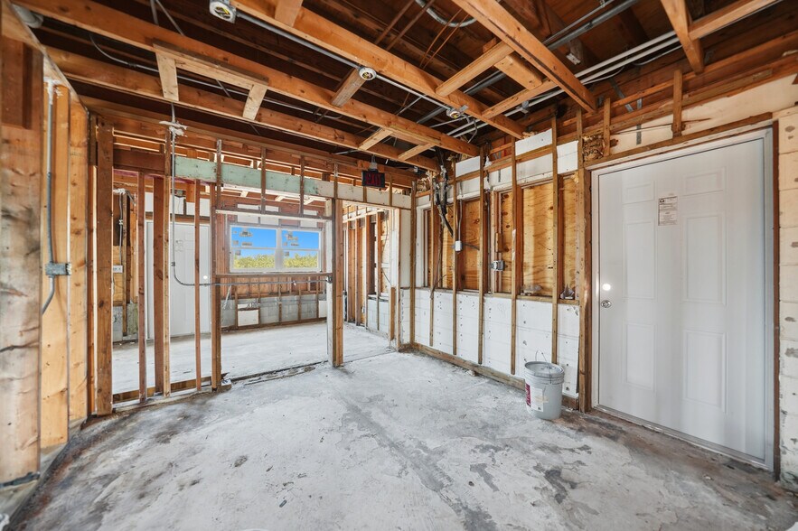 More Photos Of 1261 Beach Rd, Englewood Storefront Retail Residential For Sale