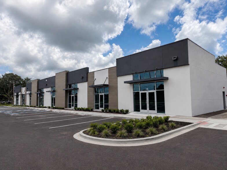 More Photos Of 1589 N Goldenrod Rd, Orlando General Retail For Lease