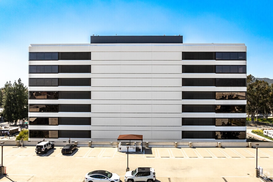 More Photos Of 74 N Pasadena Ave, Pasadena Office For Lease