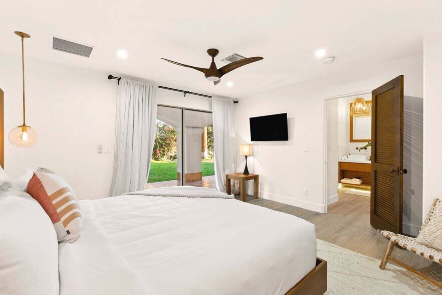 More Photos Of 71555 Jaguar Way, Palm Desert Specialty For Sale