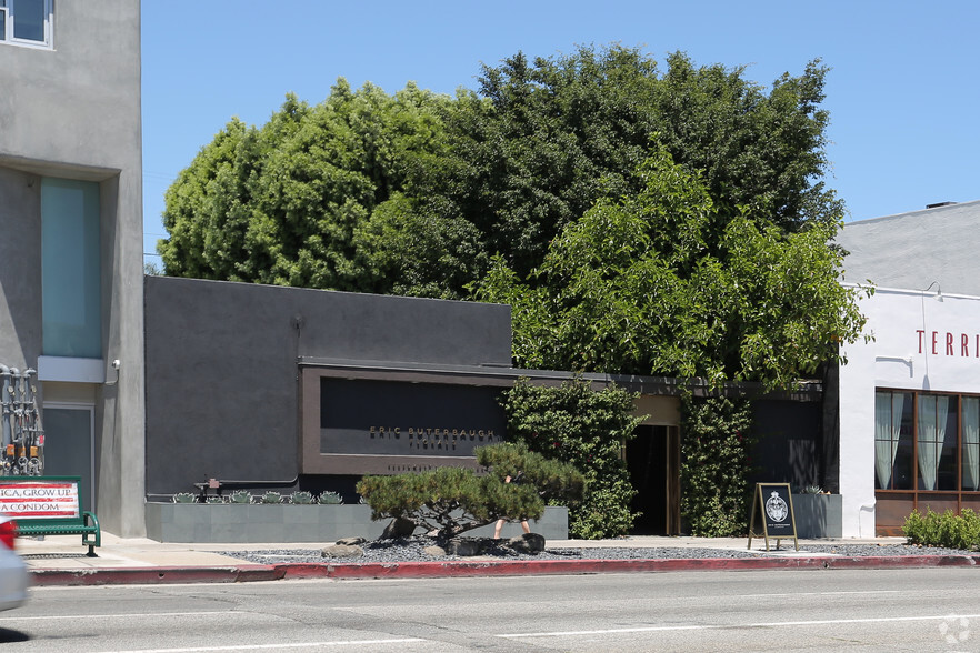 Primary Photo Of 8271 Beverly Blvd, Los Angeles Restaurant For Lease