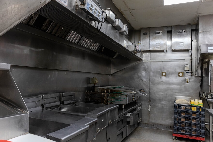 More Photos Of 1525 County Road 220, Fleming Island Restaurant For Sale