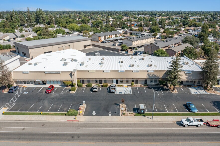 More Photos Of 1486 Tollhouse Rd, Clovis Service For Lease